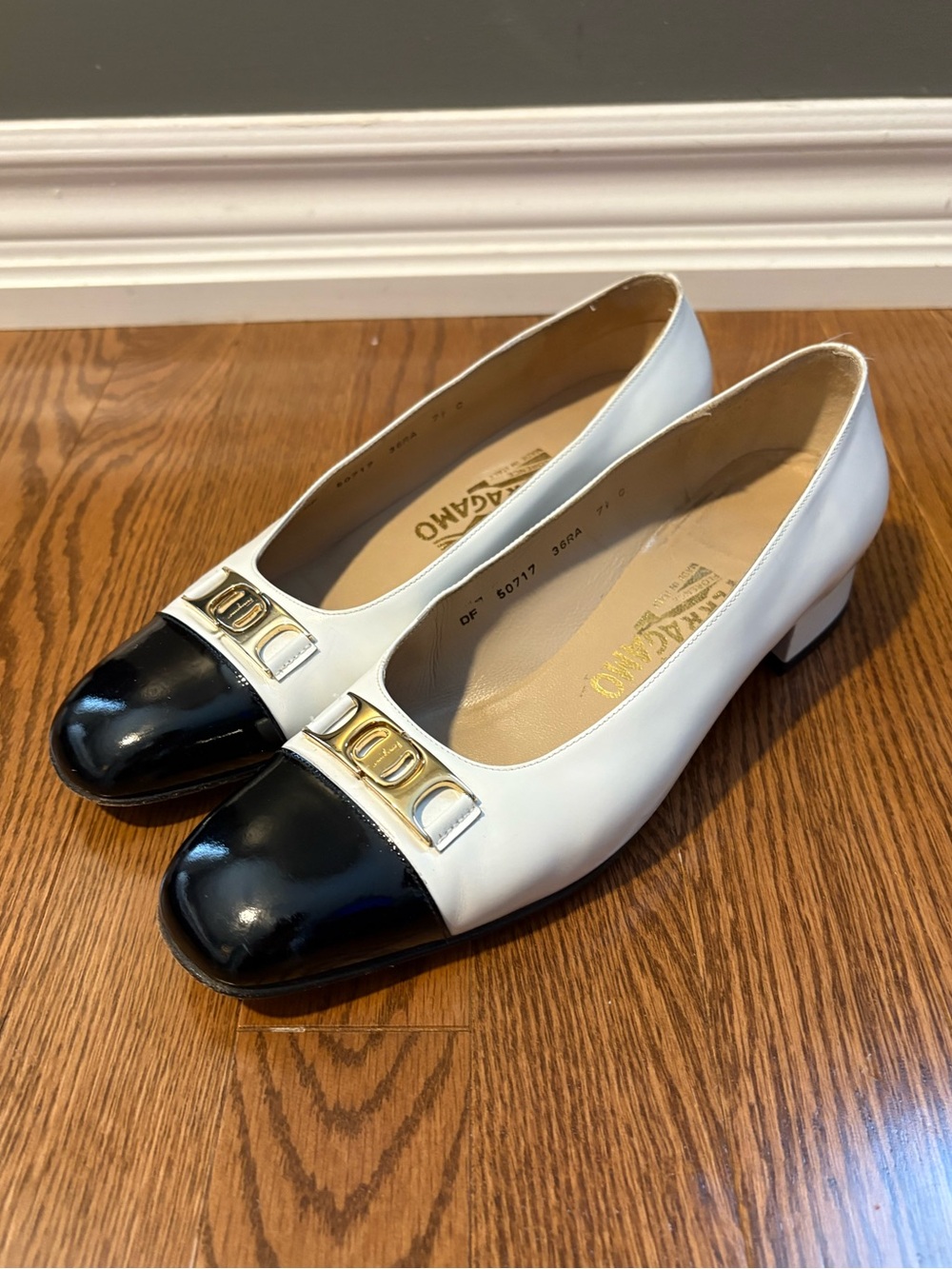 Salvatore Ferragamo White Leather Pumps with Black Patent Toe and Gold Buckle